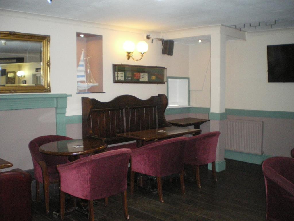 Crown Hotel Pwllheli Exterior foto